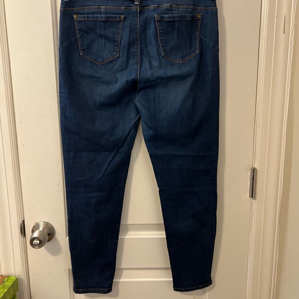 Skinny jeans  - Picture 2 of 5